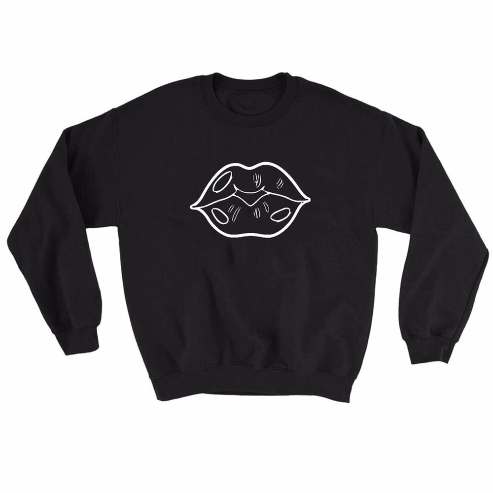 Lip sweater